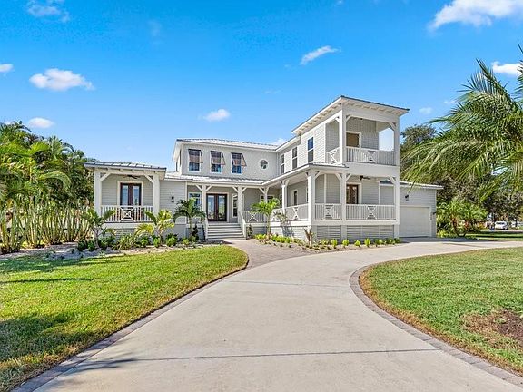 4th image of 3328 Bayshore Blvd NE