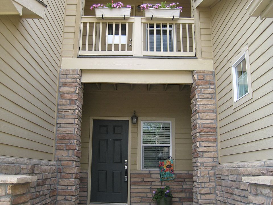 Front balcony. 
