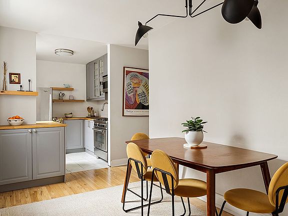 2nd image of 399 Ocean Pkwy APT 6K