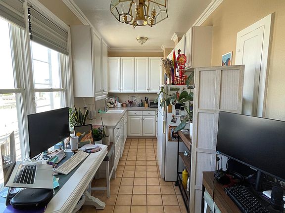 3rd image of 1371 Jackson St #303