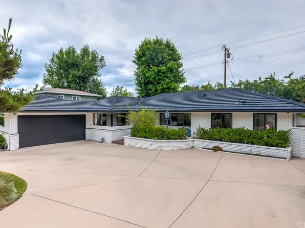 1995 Fox Ridge Dr, Pasadena, CA 91107