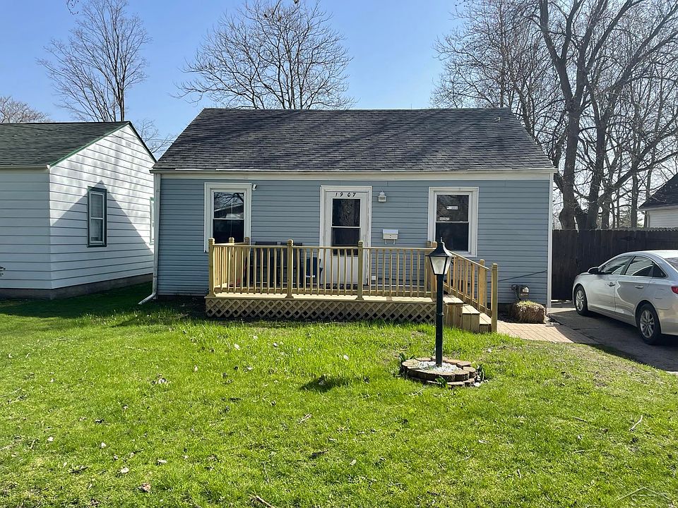 1st image of 1907 Maine St