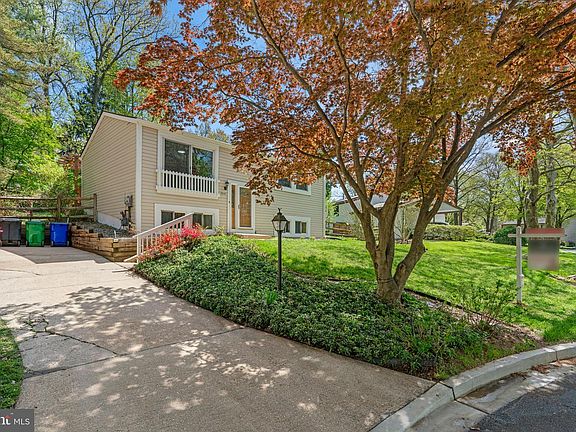 2nd image of 8848 Youngsea Pl