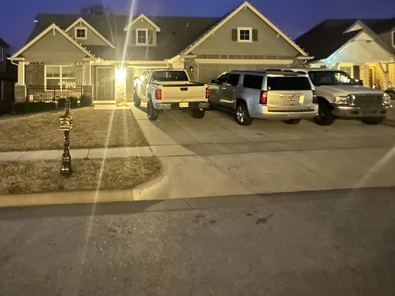 2615 W Baton Rouge Pl — Photo 4