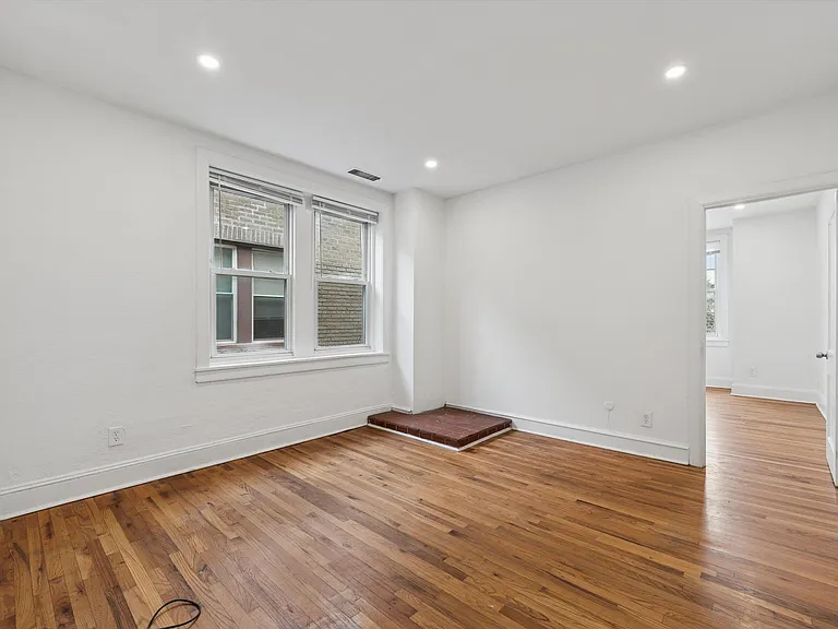 334-38 Lombard St #215 — Photo 3
