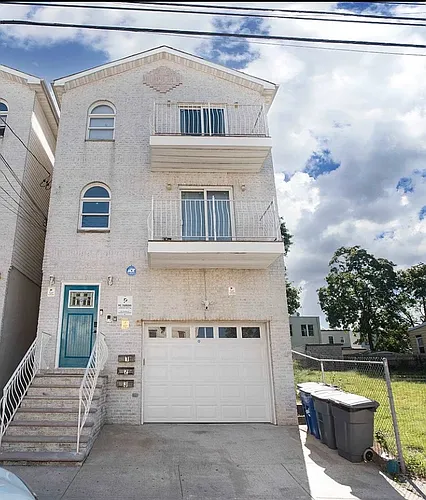 119 Armstrong Ave #2 Photo 1