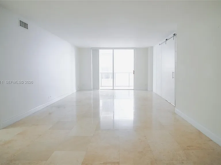 6039 Collins Ave #503 — Photo 7