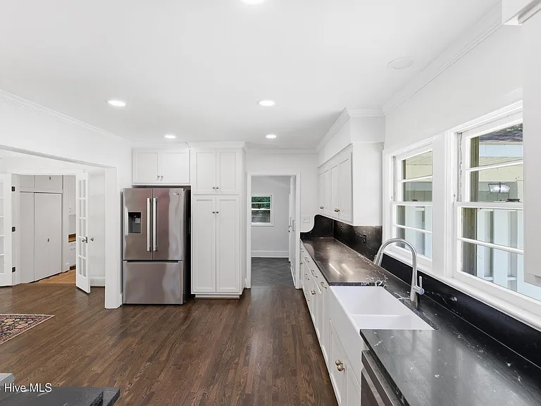 105 Bunn Ave — Photo 6