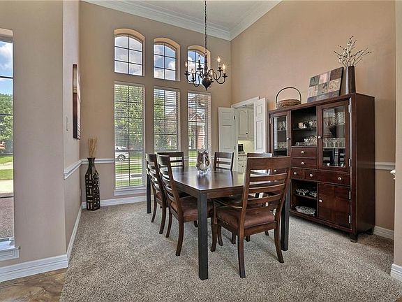 3rd image of 7702 Leesburg Dr