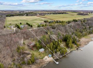 1560 Lakeview Rd, West Bend, WI 53090