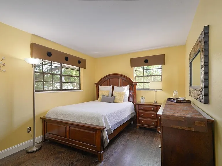 2025 Sheffield Ct — Photo 25