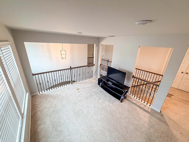 628 Sidney Ct — Photo 66