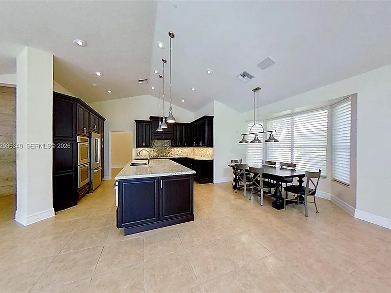 405 Sabal Way — Photo 10