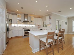 110 S 10th Ave #B, Jacksonville Beach, FL 32250