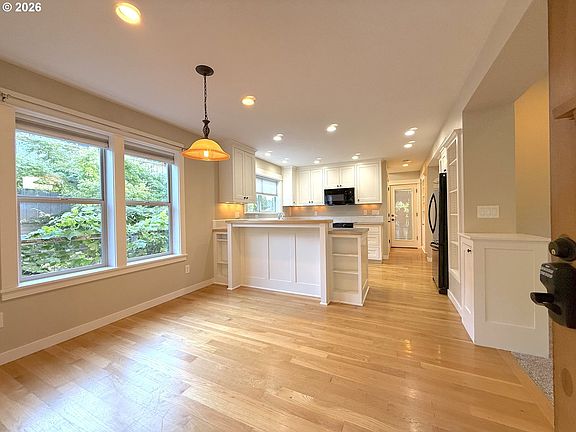 4th image of 1145 W 28th Ave