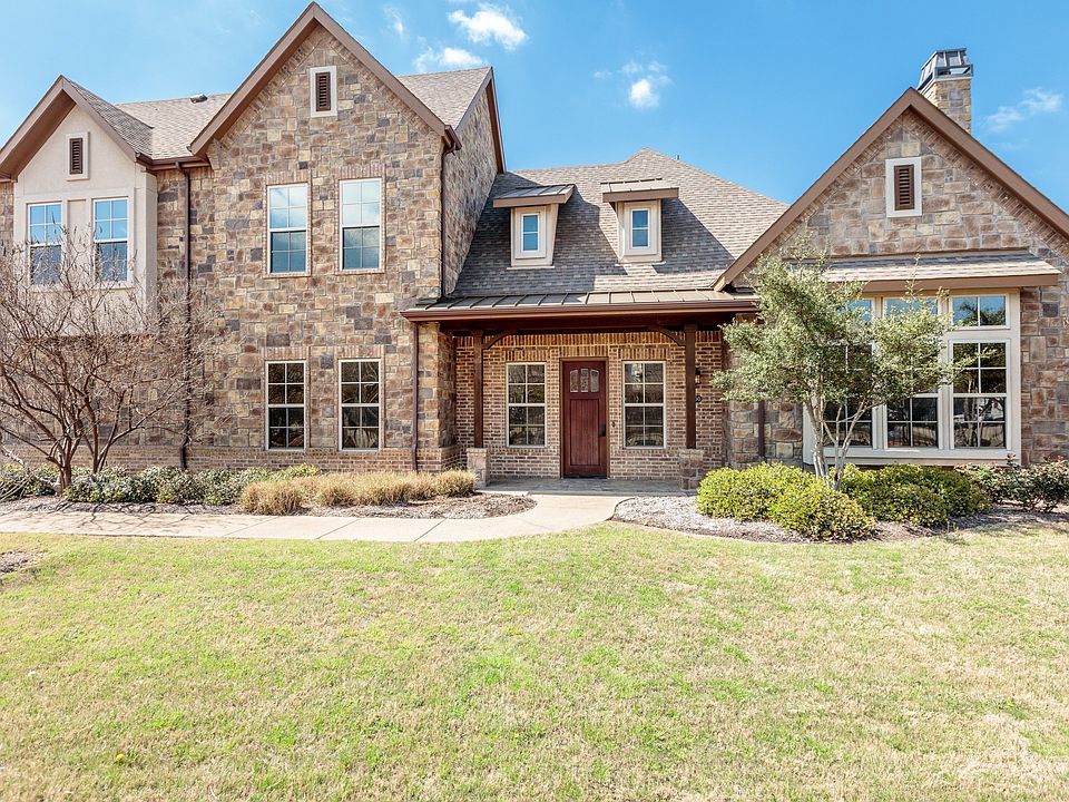 1st image of 300 Watermere Dr