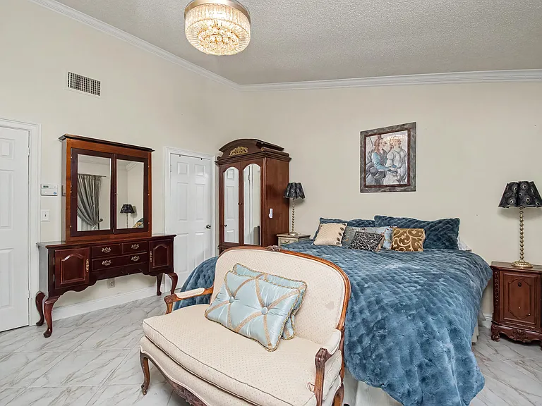 9708 Erica Ct — Photo 31