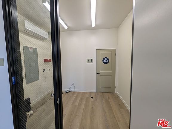 4th image of 1156 W Florence Ave