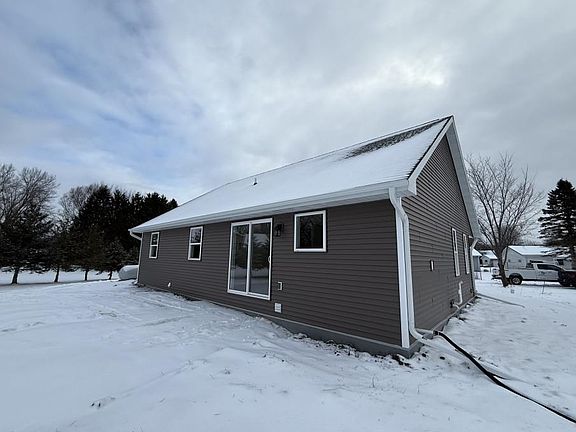 3rd image of 709 Robin St
