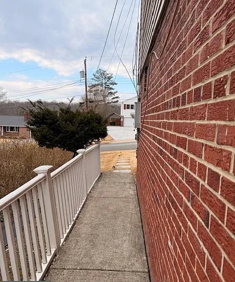 6015 Loretto St — Photo 3