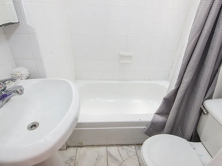 3208 81st St #2R — Photo 3