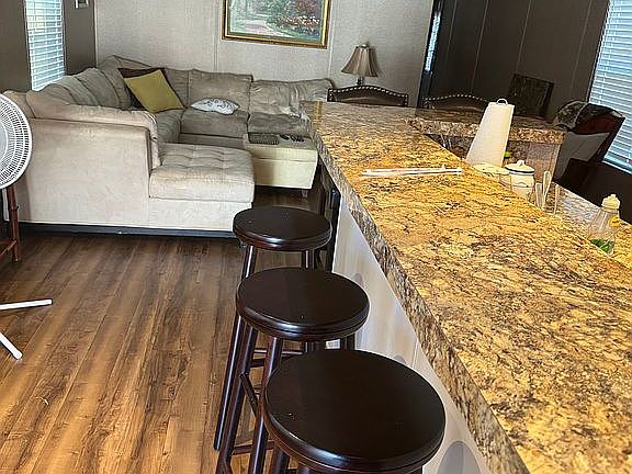 2nd image of 233 Bayside Rd