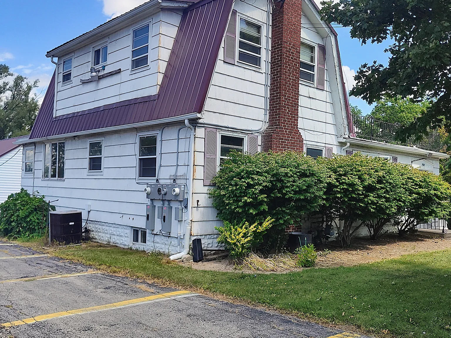 3 bed, 3600 sqft, $2,495 — Photo 2