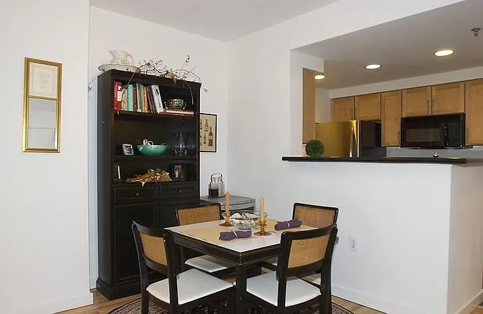 3883 Connecticut Ave NW — Photo 3