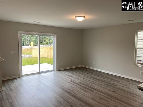 5th image of 638 Wooster Dr