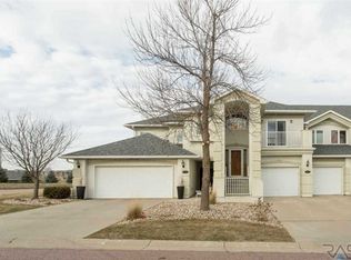 5921 S Grand Lodge Pl, Sioux Falls, SD 57108