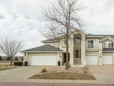 5921 S Grand Lodge Pl, Sioux Falls, SD, 57108