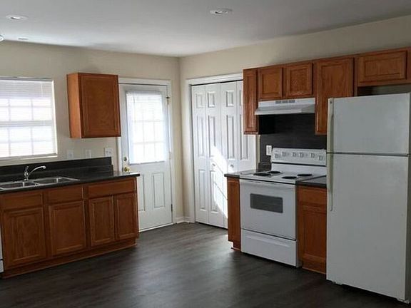 4th image of 2707 Dearborn Dr