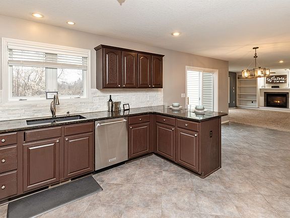 4th image of 15715 Tanglewood Dr