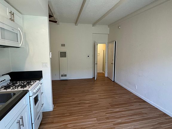 5th image of 3722 Mentone Ave APT 6