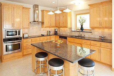 Maple cabinets and granite