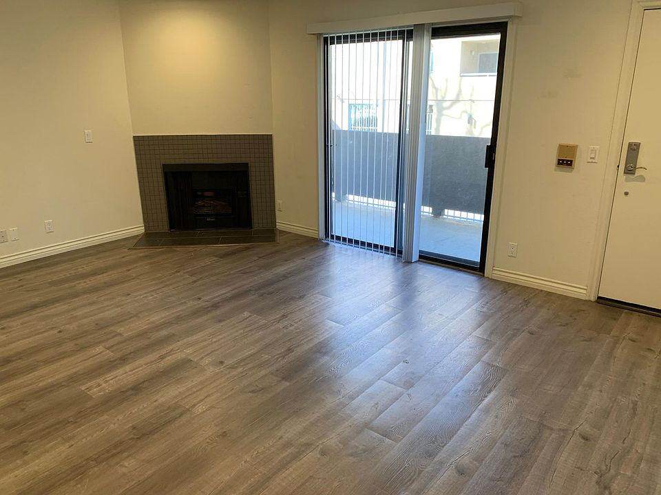 1st image of 6212 Fulton Ave APT 102