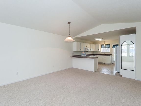 5th image of 4421 Meadow Lakes Dr NW