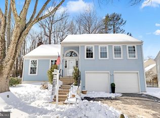 9005 Triple Ridge Rd, Fairfax Station, VA 22039