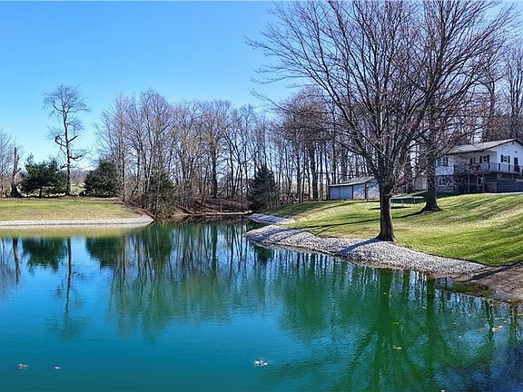 3rd image of 528 Township Road 2402
