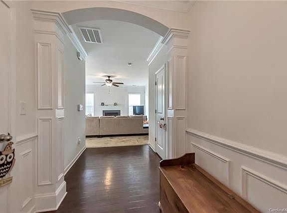 2nd image of 3868 Schenley Ave
