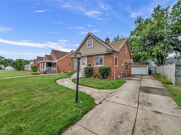 3rd image of 6284 Holburn Rd