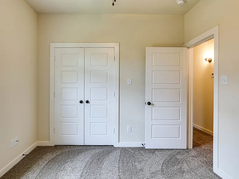 648 Blackland Dr — Photo 15