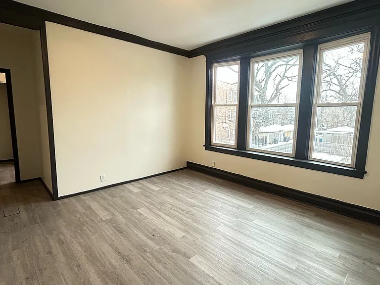 6100 S Green St — Photo 3