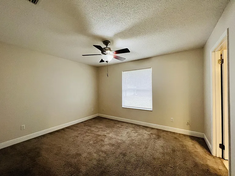 612 Sherwood Oaks Cir — Photo 11