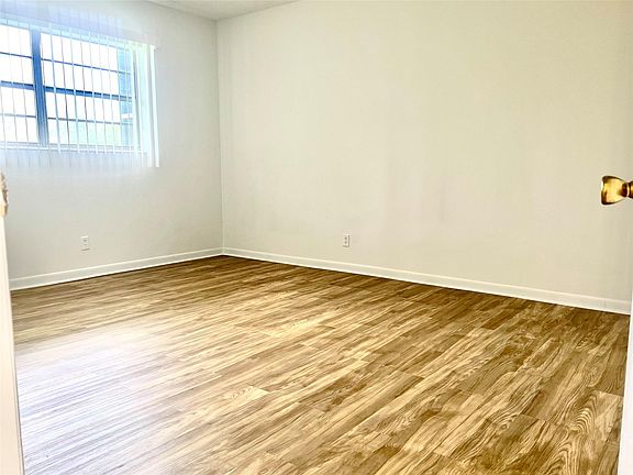 5th image of 4411 NW 16th Street #204