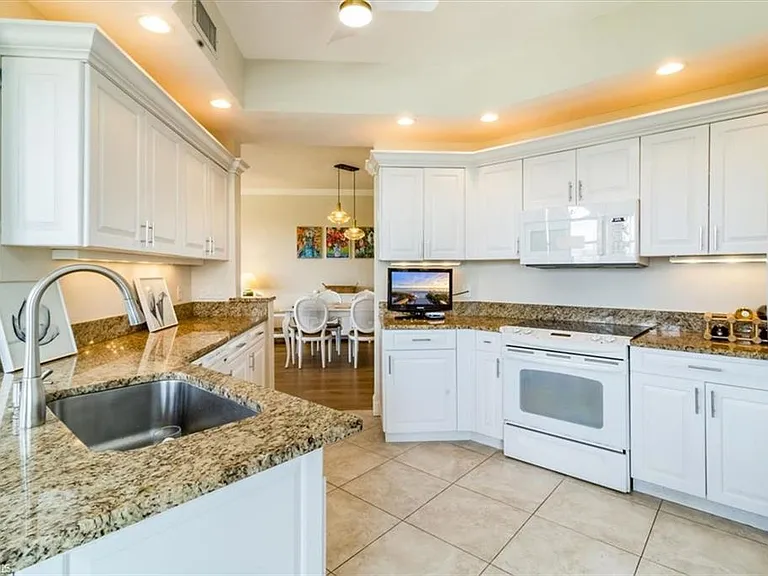 7040 Pelican Bay Blvd #D-405 — Photo 7