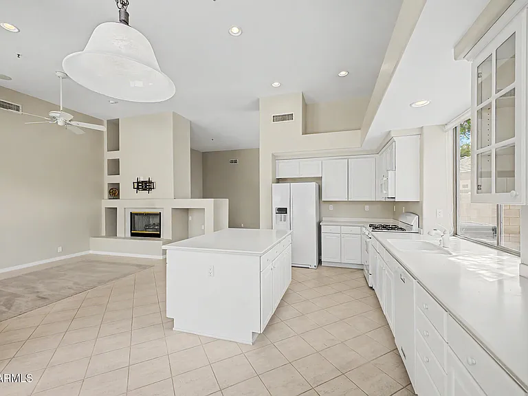 7020 E Whispering Mesquite Trl — Photo 13