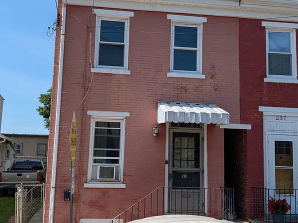 239 Hall St, Phoenixville, PA 19460