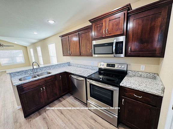 3rd image of 2318 Virginia Ave