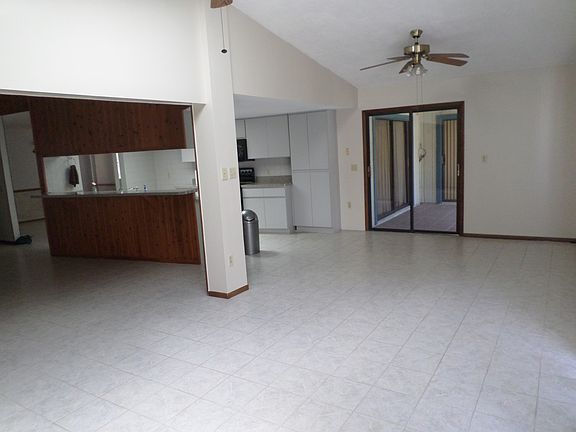 5th image of 3051 Bryan Ln